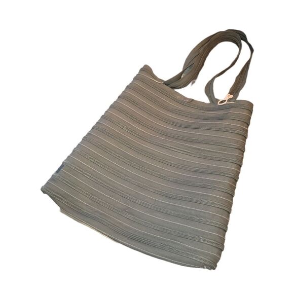 Zip It Deep Olive Camo Green Zippered Shoulder Bag Tote Purse - Picture 3 of 11